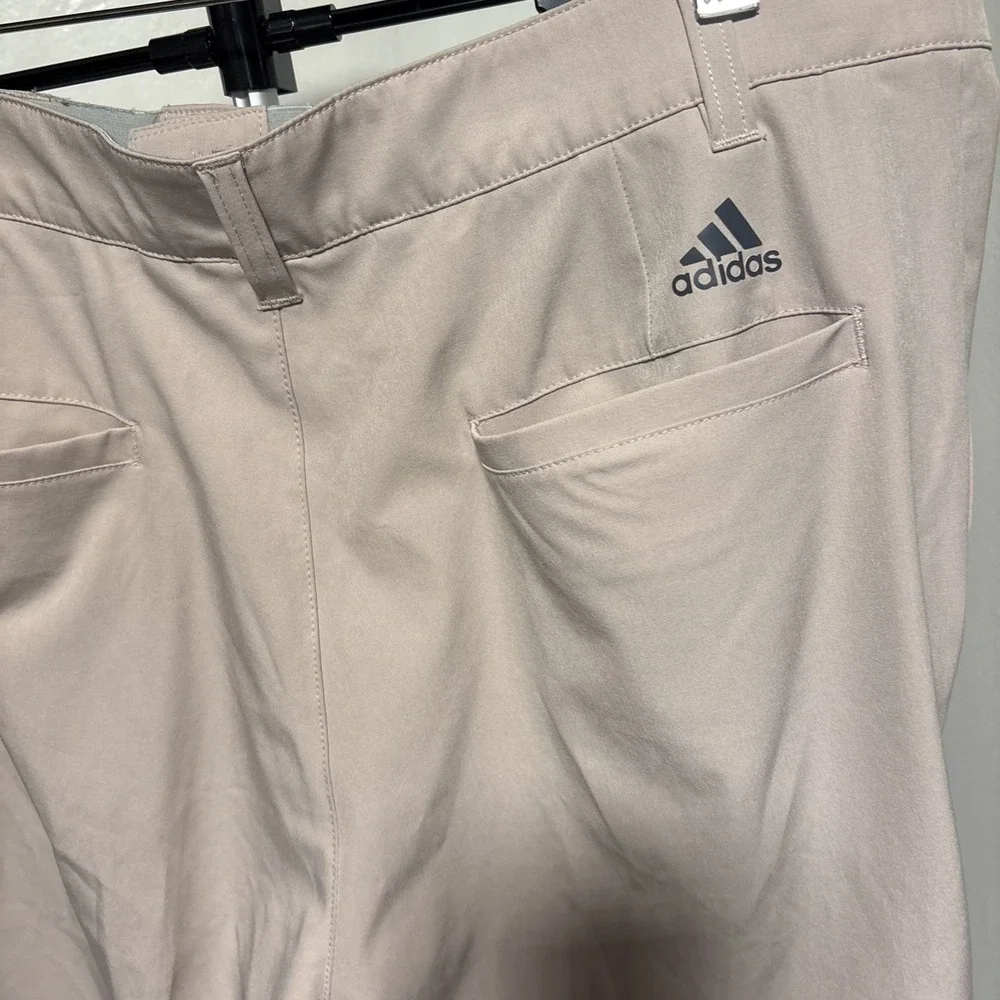 Adidas Golf Men's Size 34 Khaki / Tan Performance Shorts